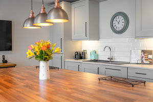 Family Kitchen- click for photo gallery